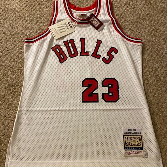 Jordan Bulls Jersey BRAND NEW - Picture 6 of 8